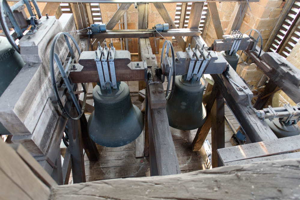 Im Turm der St.-Andreas-Kirche hngen insgesamt fnf Glocken